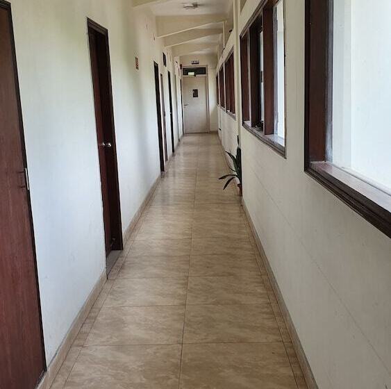 בית מלון כפרי Ywca International Guest House