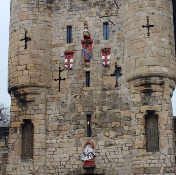 Mcmillan House Studio Apartments