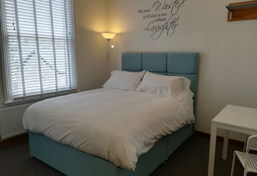 Mcmillan House Studio Apartments