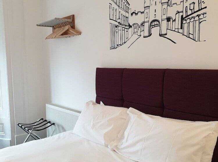 Mcmillan House Studio Apartments