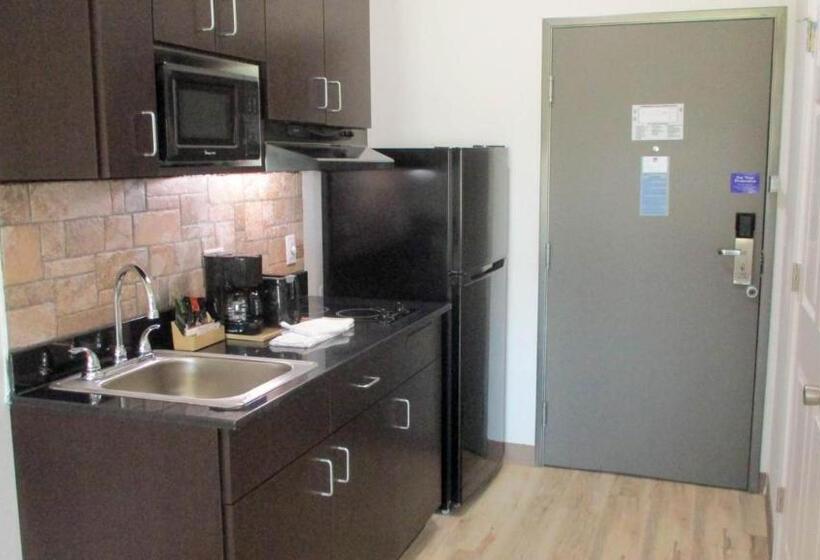 فندق على الطريق Studio 6port Allen, La  Baton Rouge I10