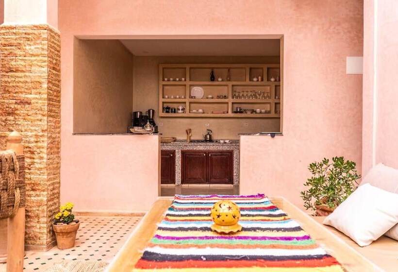 پانسیون Inna Guest House