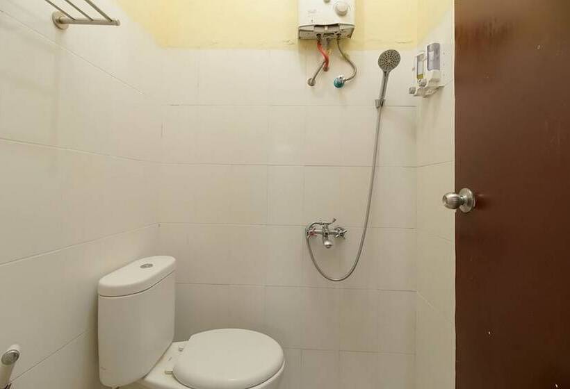 بنسيون Reddoorz @ Jalan Hos Cokroaminoto Mataram