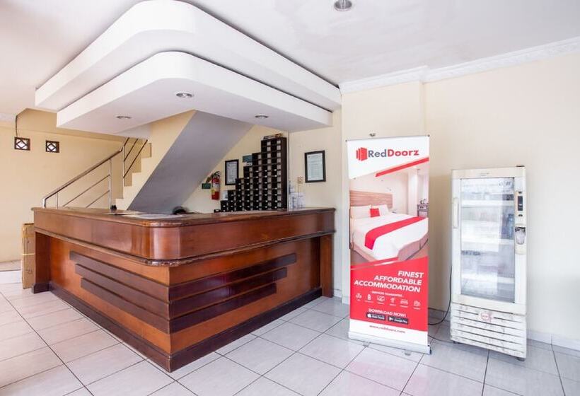 펜션 Reddoorz Near Xt Square 2