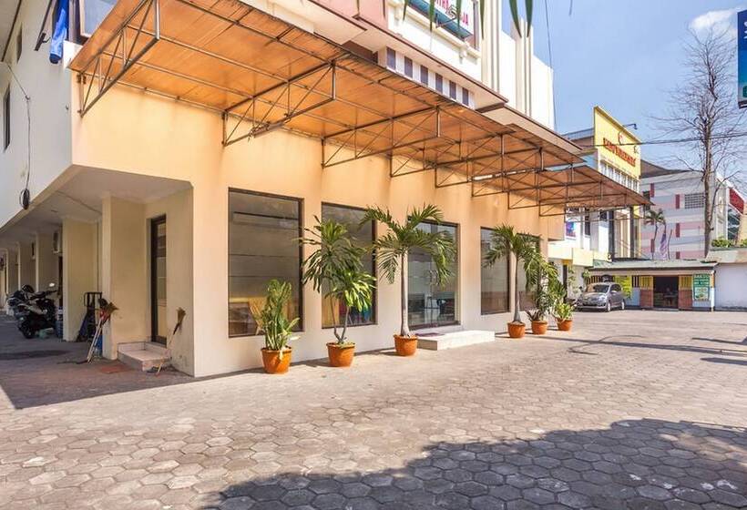 펜션 Reddoorz Near Xt Square 2