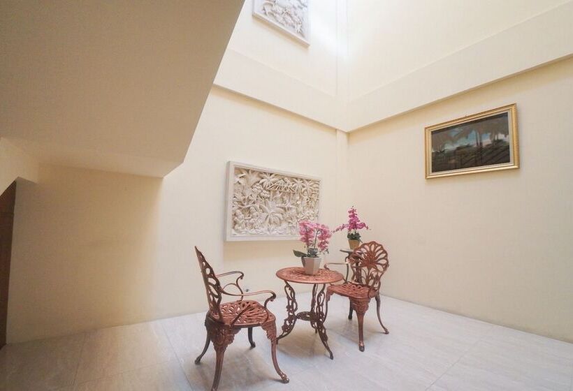 膳宿费 Reddoorz Plus Near Green Pramuka Square Mall