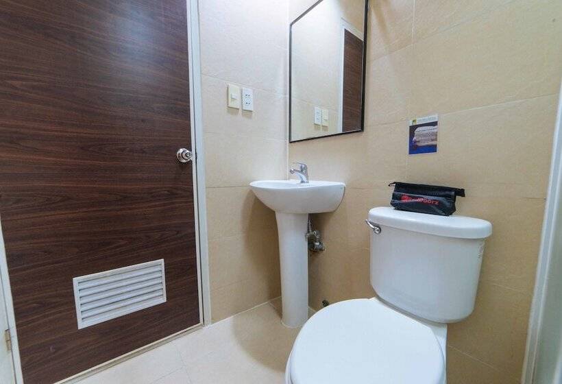 پانسیون Reddoorz Premium @ The Ritz Garden Oases