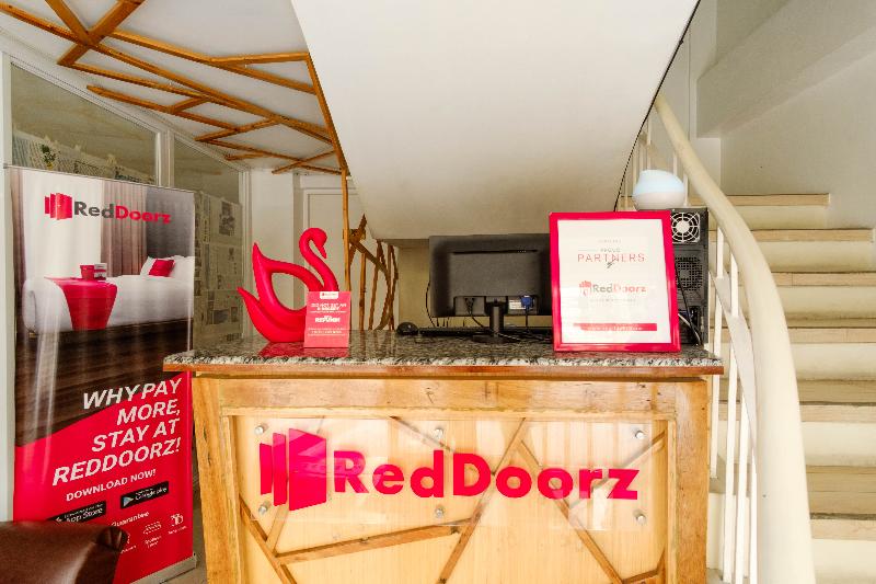 پانسیون Reddoorz @ University Belt Manila
