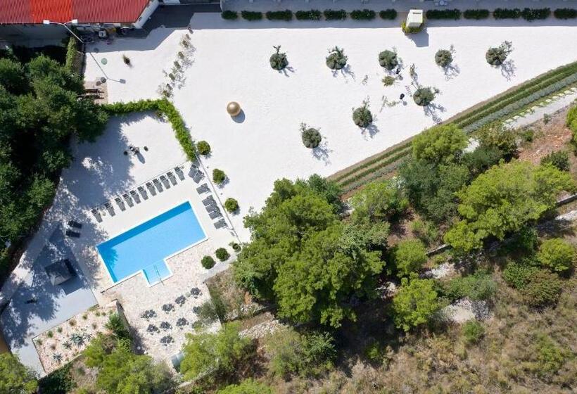 פנסיון Scardona Park Luxury Accommodation