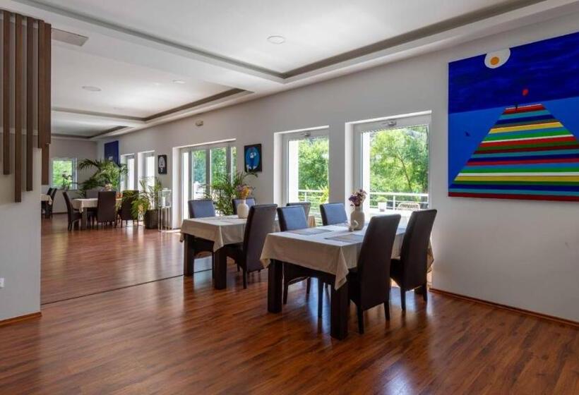 بنسيون Scardona Park Luxury Accommodation