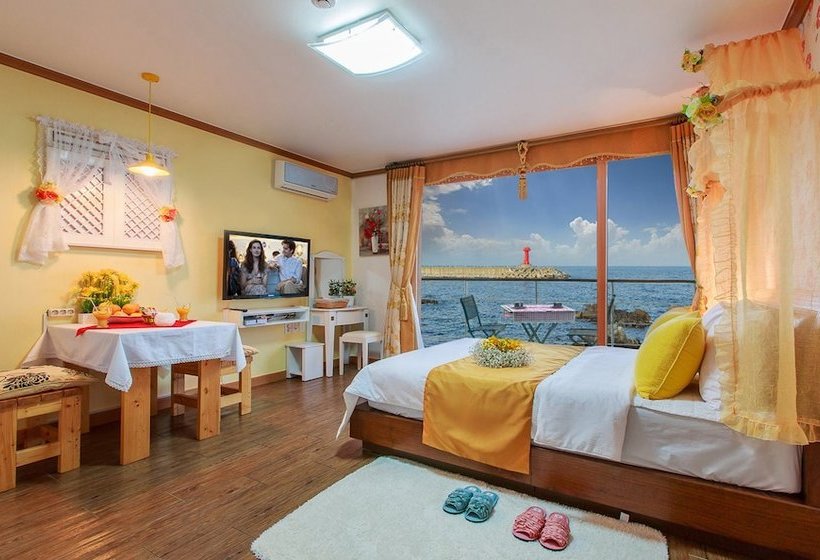 Sea Rainbow Pension