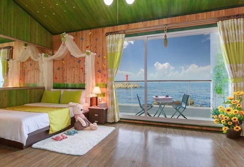 Sea Rainbow Pension