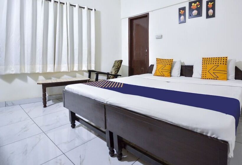 Spot On 39952 Hotel Silverton