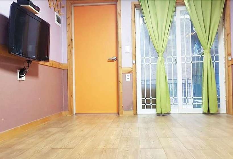 Uljin Morning Sunshine Pension