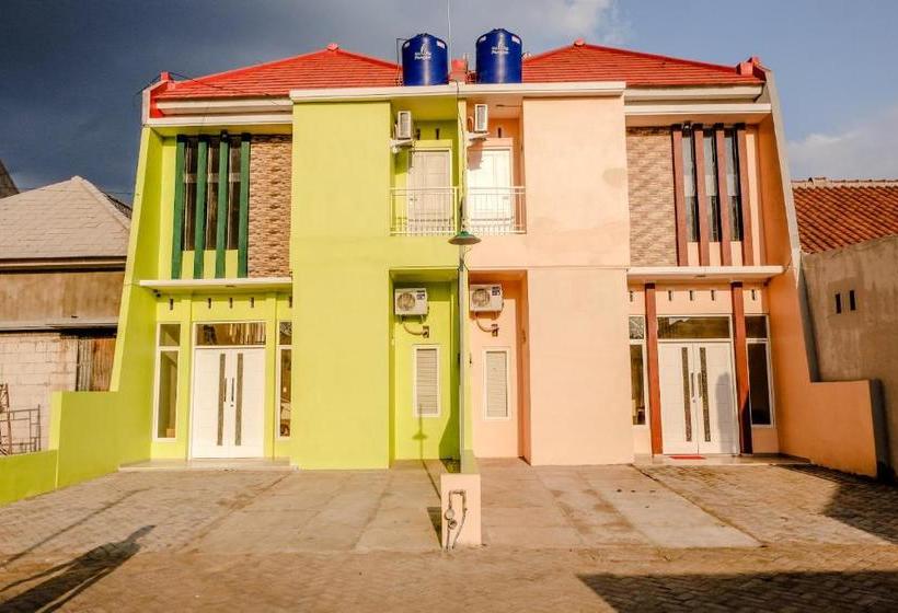 ユースホステル Cakalang Residence Syariah By Oyo Rooms