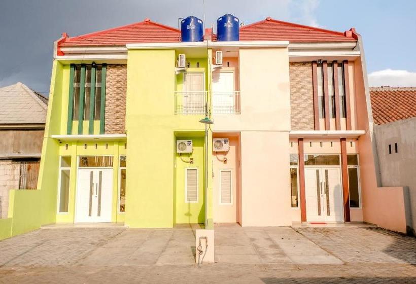 ユースホステル Cakalang Residence Syariah By Oyo Rooms