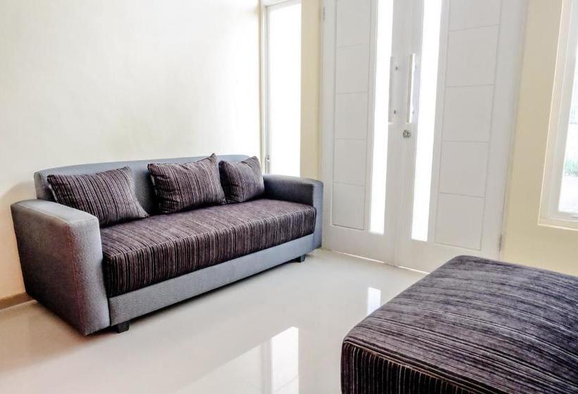 ユースホステル Cakalang Residence Syariah By Oyo Rooms