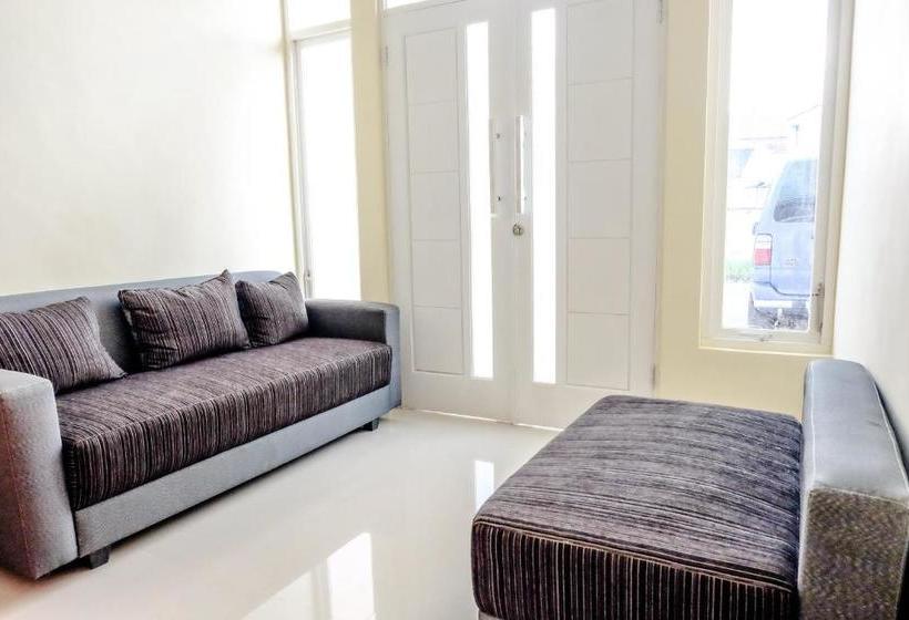 ユースホステル Cakalang Residence Syariah By Oyo Rooms