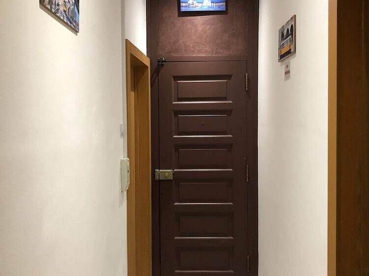 هاستل Charming Episode