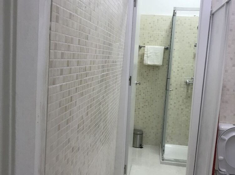 هاستل Charming Episode