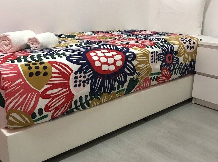 هاستل Charming Episode