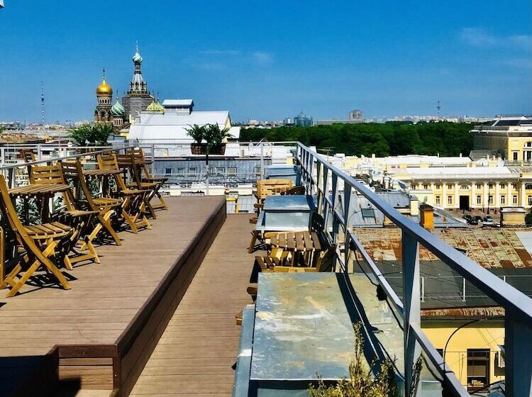 ユースホステル Nevsky Capsule