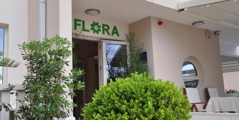 Aparthotel Flora