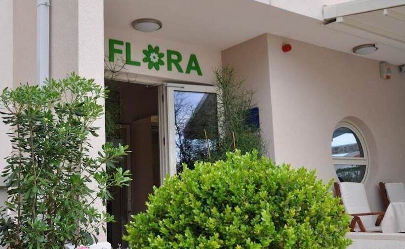 Aparthotel Flora