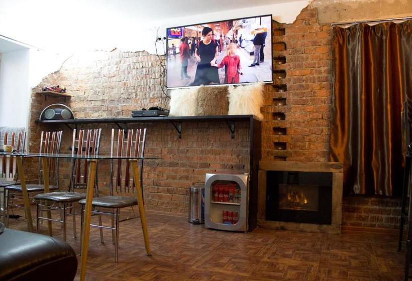 Bed And Bread Hostel