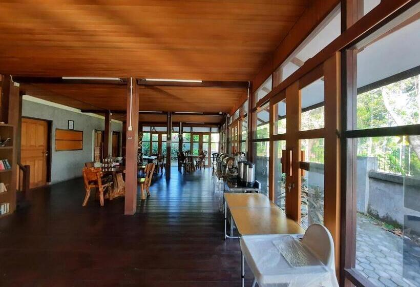 住宿加早餐  Besar Bulan Baru   Senggigi