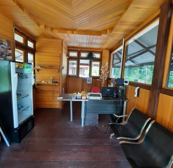 住宿加早餐  Besar Bulan Baru   Senggigi