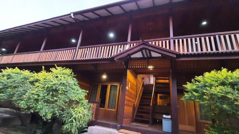 住宿加早餐  Besar Bulan Baru   Senggigi