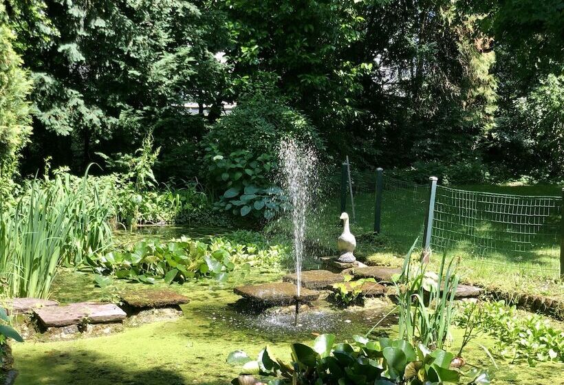 ベッドアンドブレックファースト Guesthouse Villa De Eikhof