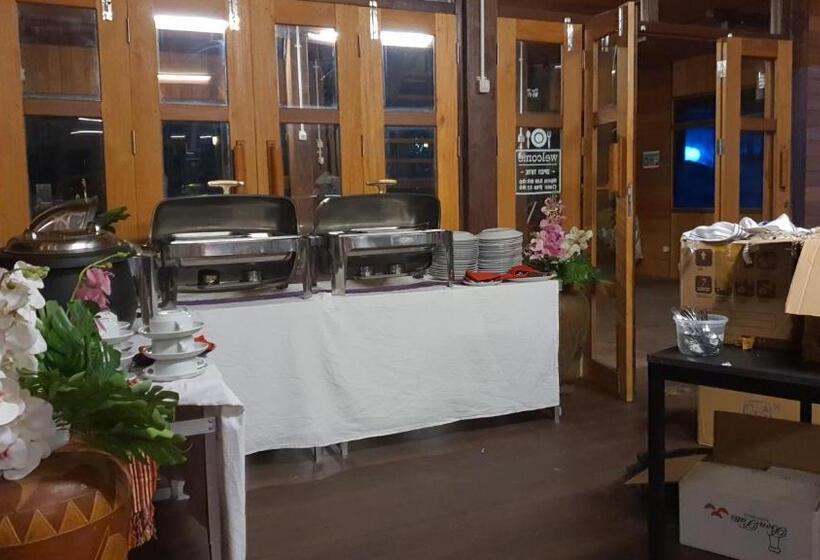 住宿加早餐  Besar Bulan Baru   Senggigi