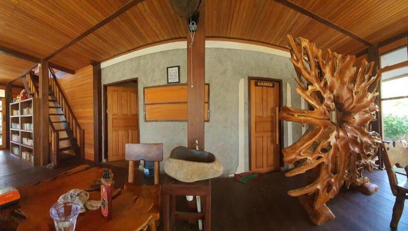 住宿加早餐  Besar Bulan Baru   Senggigi