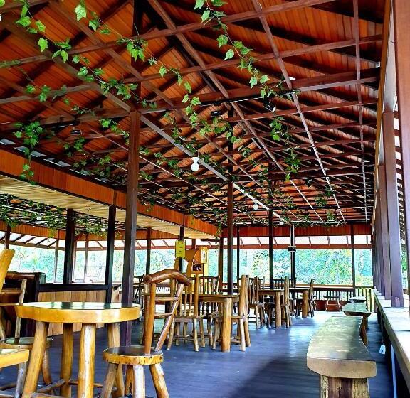 住宿加早餐  Besar Bulan Baru   Senggigi