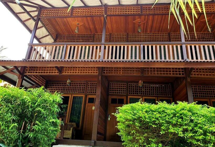 住宿加早餐  Besar Bulan Baru   Senggigi