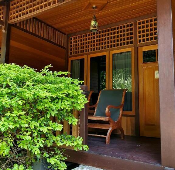 住宿加早餐  Besar Bulan Baru   Senggigi