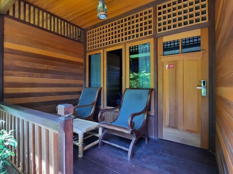 住宿加早餐  Besar Bulan Baru   Senggigi