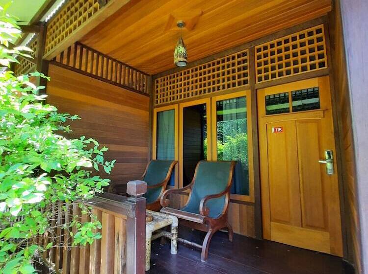 住宿加早餐  Besar Bulan Baru   Senggigi