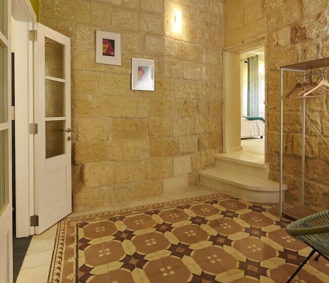 تختخواب و صبحانه Provicario