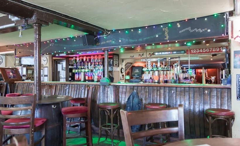 여관 One Eyed Jacks