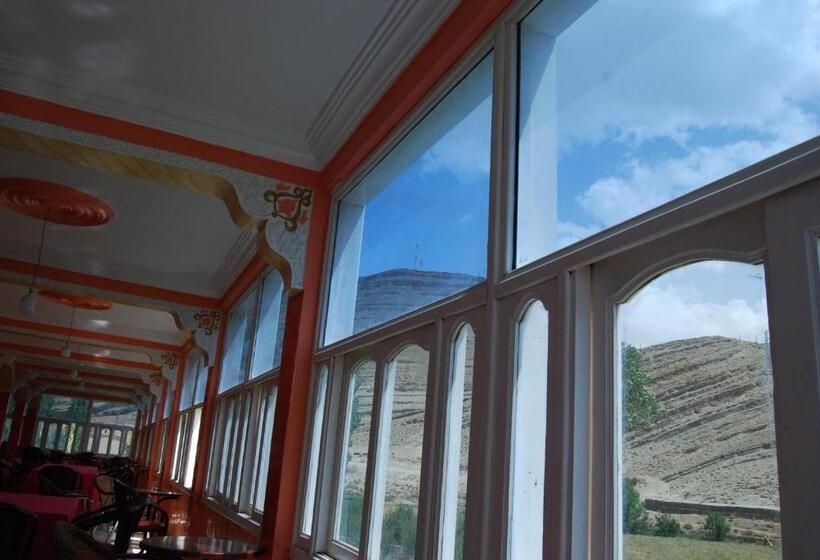 هتل Auberge Al Bassatine Imilchil