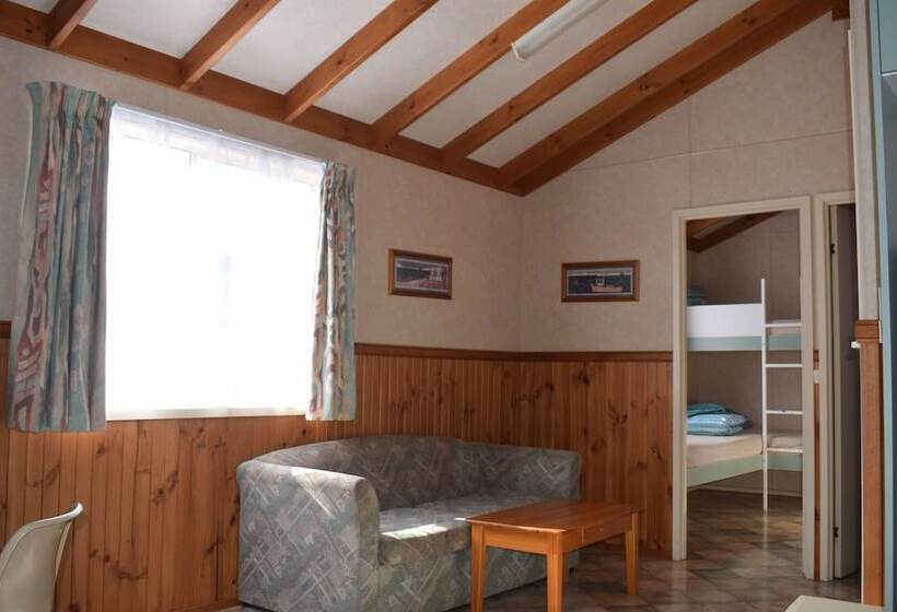 בית מלון כפרי Bega Caravan Park