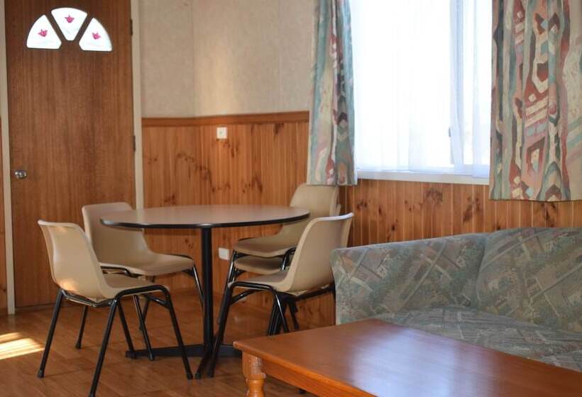 בית מלון כפרי Bega Caravan Park