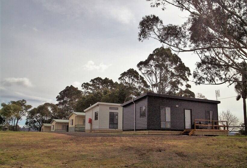 בית מלון כפרי Bega Caravan Park