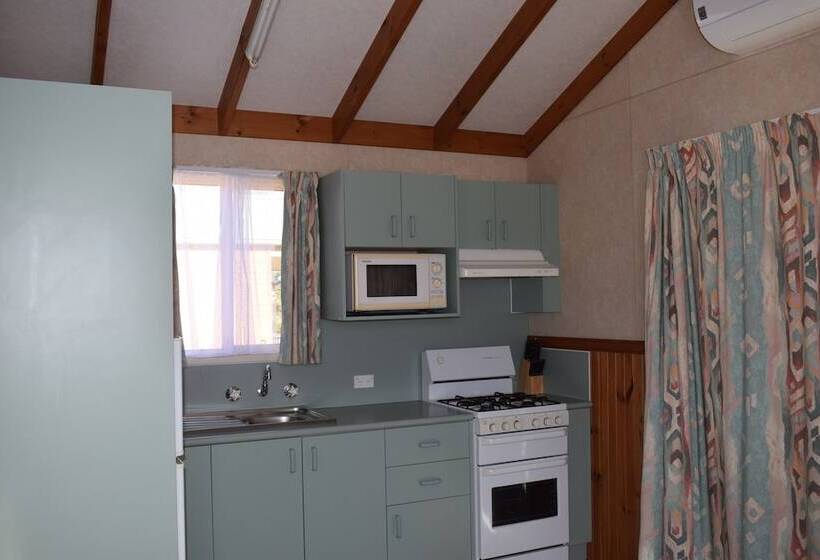 בית מלון כפרי Bega Caravan Park