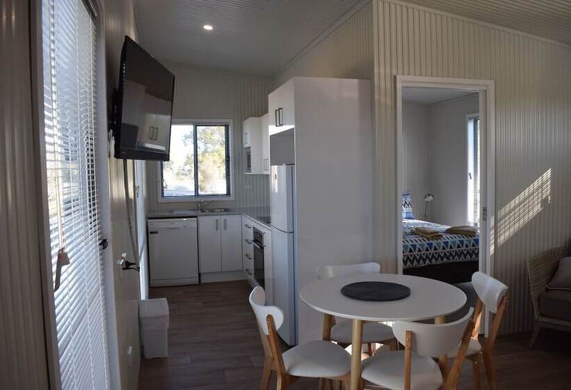 בית מלון כפרי Bega Caravan Park