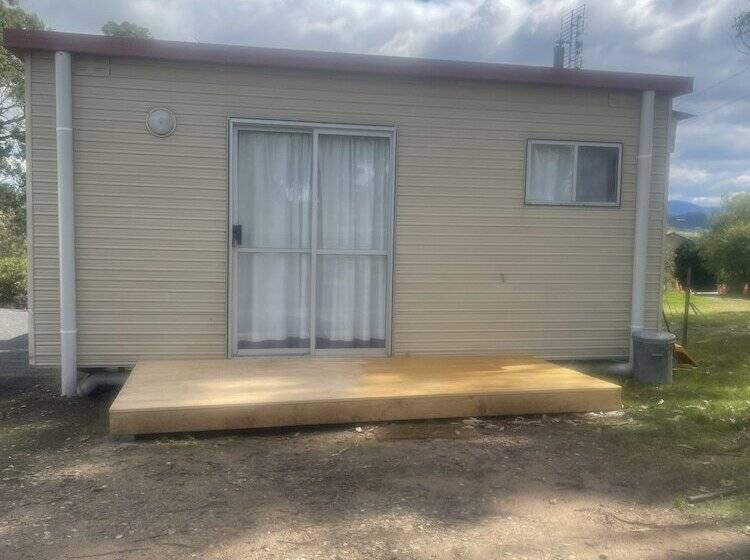 בית מלון כפרי Bega Caravan Park