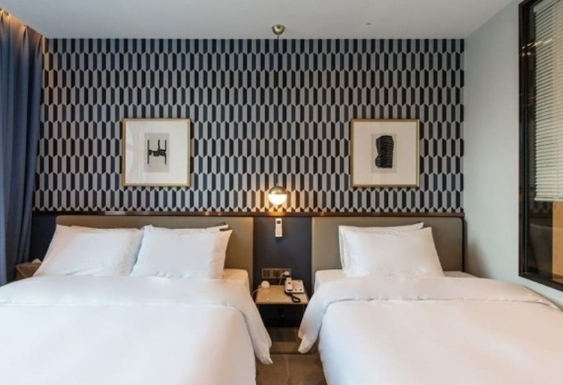 Brown Dot Hotel Deokcheon